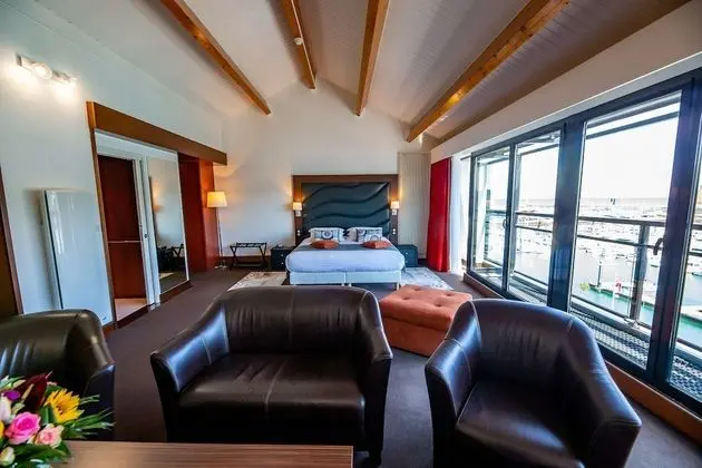 Junior Süit, 1 En Büyük (King) Boy Yatak, Deniz Manzaralı