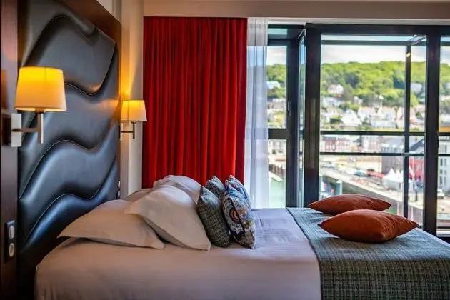 Junior Süit, 1 En Büyük (King) Boy Yatak, Deniz Manzaralı