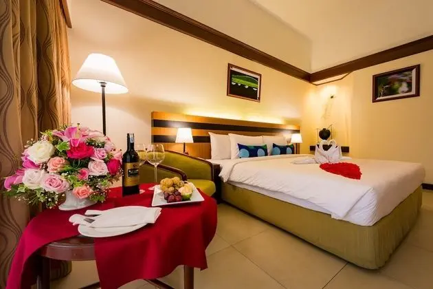 Premier Tek Büyük Yataklı Oda (Deluxe - Newly Renovated)