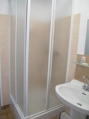Dört Kişilik Oda, Özel Banyo
