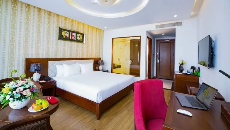 Deluxe Tek Büyük Yataklı Oda, Kısmi Deniz Manzaralı