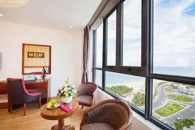 Deluxe Tek Büyük Yataklı Oda, Kısmi Deniz Manzaralı