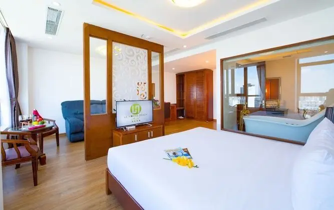 Le Hoang Suite
