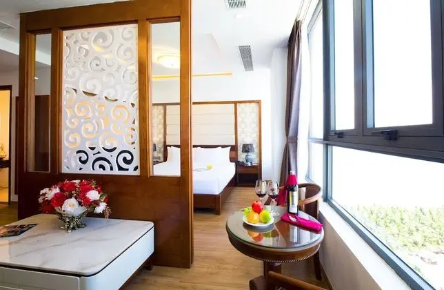 Le Hoang Suite