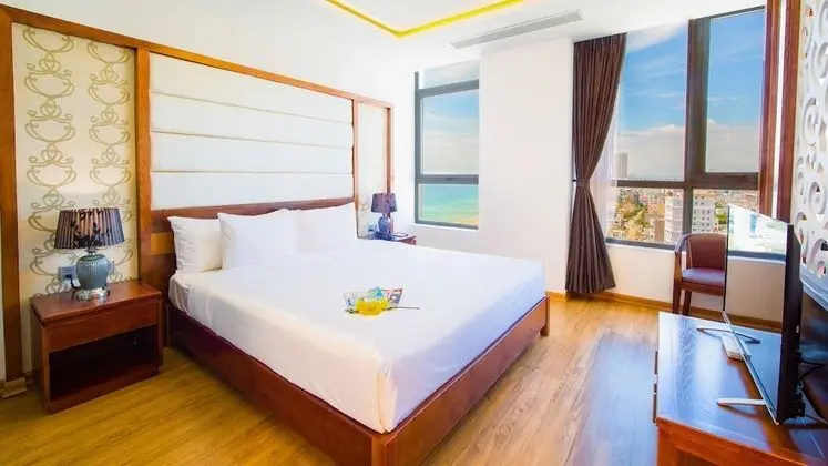 Le Hoang Suite