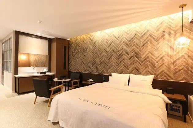 Deluxe Tek Büyük Yataklı Oda