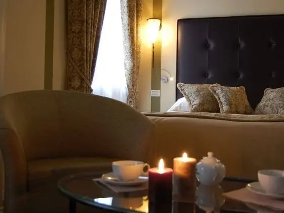 Classic Tek Büyük veya İki Ayrı Yataklı Oda