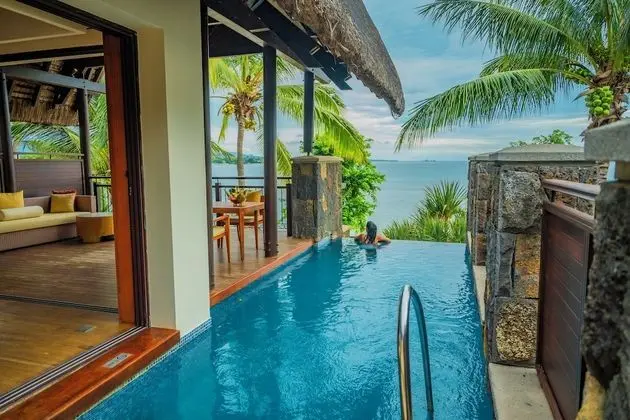 Luxury Ocean Front Pool Suite