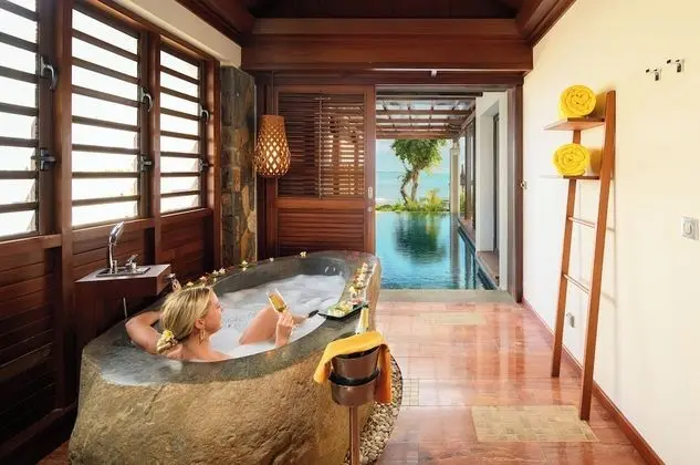 Luxury Ocean Front Pool Suite