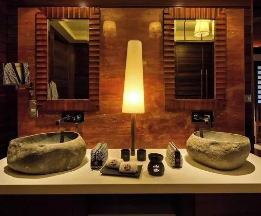 Luxury Ocean Front Pool Suite