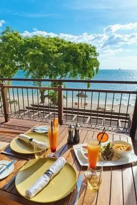 Luxury Ocean Front Pool Suite