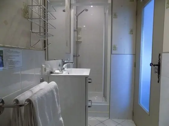 Tek Büyük Yataklı Oda, 1 Büyük (Queen) Boy Yatak