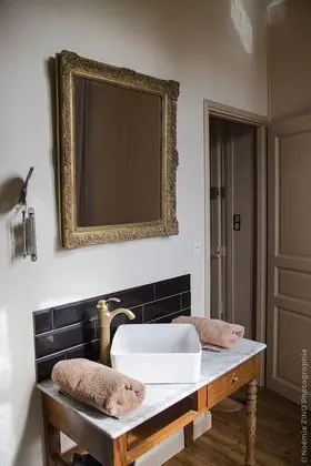 Premier Tek Büyük Yataklı Oda, Özel Banyo, Avlu Manzaralı