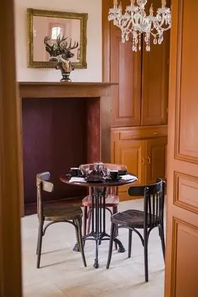 Premier Tek Büyük Yataklı Oda, Özel Banyo, Avlu Manzaralı