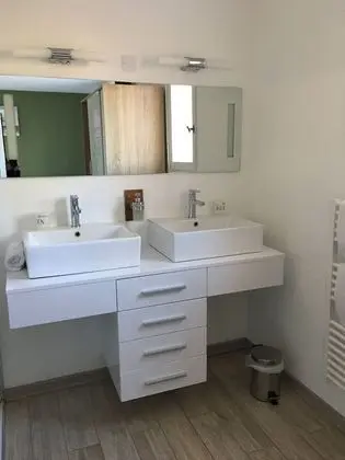 Classic Tek Büyük Yataklı Oda, Sigara İçilmez, Havuz Manzaralı (Tilleul)
