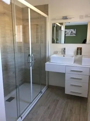 Classic Tek Büyük Yataklı Oda, Sigara İçilmez, Havuz Manzaralı (Tilleul)