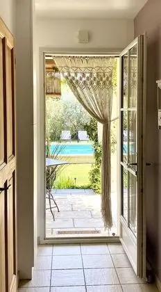 Comfort Tek Büyük Yataklı Oda, Özel Banyo (Figuier)