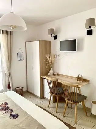 Comfort Tek Büyük Yataklı Oda, Özel Banyo (Figuier)