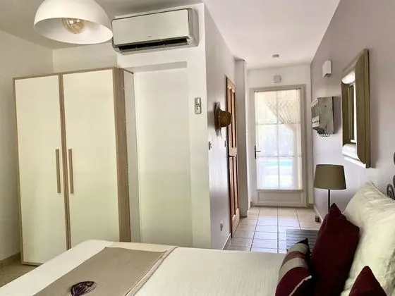 Comfort Tek Büyük Yataklı Oda, Özel Banyo (Figuier)