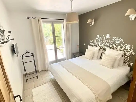 Family Süit, Özel Banyo, Havuz Manzaralı (Amandier)