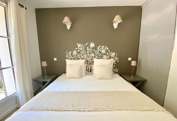 Family Süit, Özel Banyo, Havuz Manzaralı (Amandier)