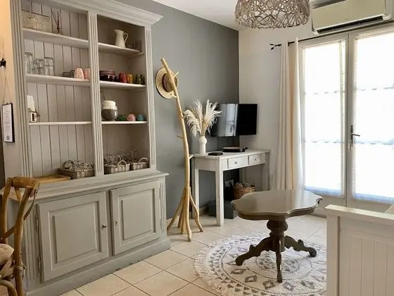 Family Süit, Özel Banyo, Havuz Manzaralı (Amandier)