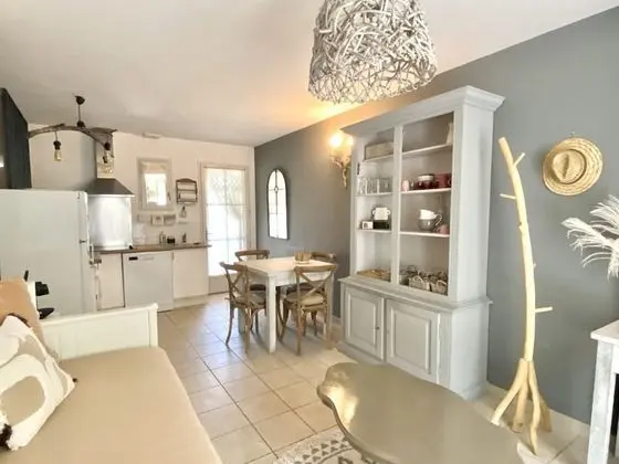 Family Süit, Özel Banyo, Havuz Manzaralı (Amandier)