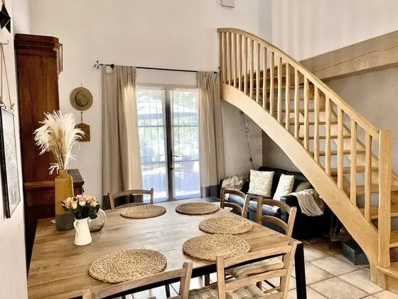 Superior Süit, Özel Banyo, Havuz Manzaralı (Olivier)