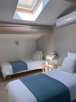 Superior Süit, Özel Banyo, Havuz Manzaralı (Olivier)