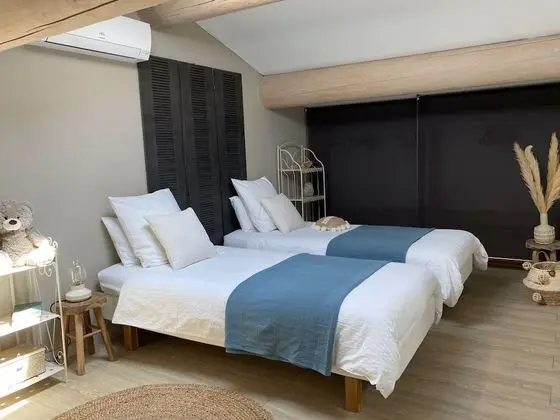 Superior Süit, Özel Banyo, Havuz Manzaralı (Olivier)