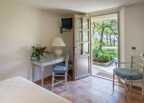 Tek Büyük Yataklı Oda, Bahçeli