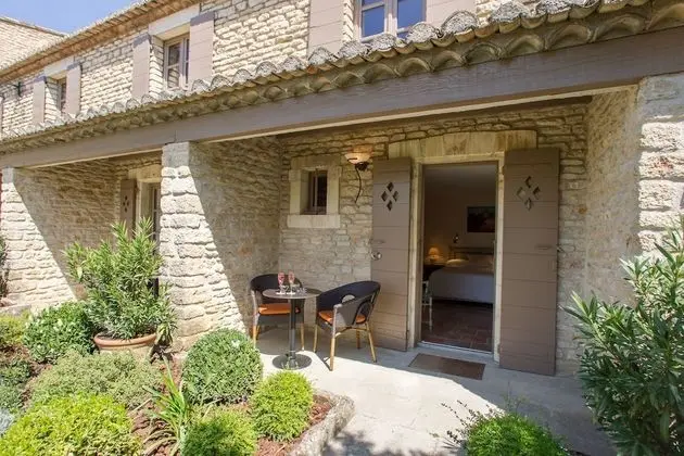 Tek Büyük Yataklı Oda, Bahçeli