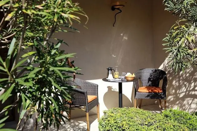 Tek Büyük Yataklı Oda, Veranda