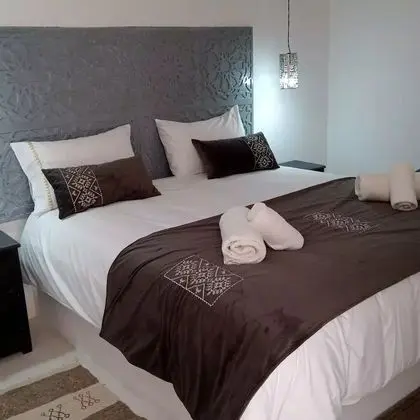 Standard Oda, Veranda, Avlu