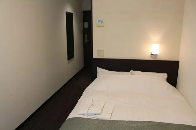 Tek Büyük Yataklı Oda, Sigara İçilebilir