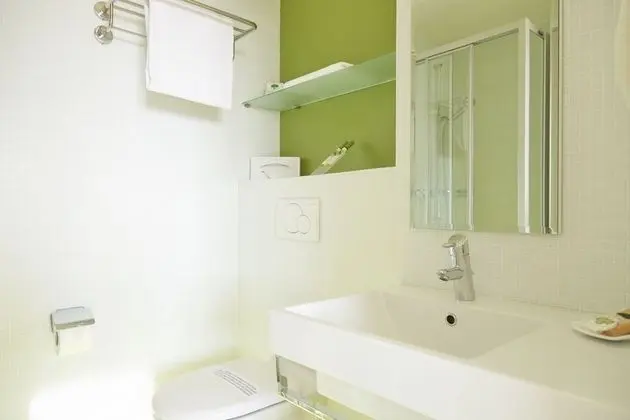 Comfort Tek Büyük veya İki Ayrı Yataklı Oda