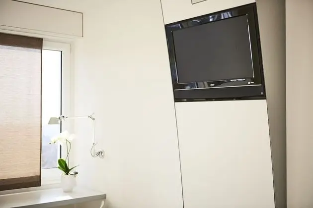 Tek Büyük veya İki Ayrı Yataklı Oda, Göl Manzaralı