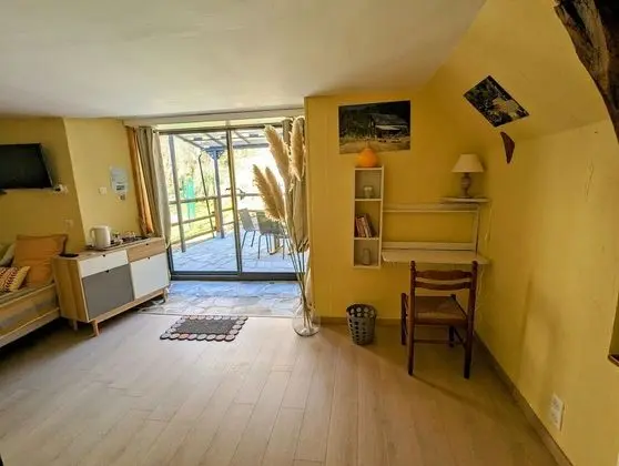 Comfort Üç Kişilik Oda, Teras, Nehir Manzaralı (Chambre Eté )
