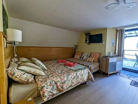 Comfort Üç Kişilik Oda, Teras, Nehir Manzaralı (Chambre Eté )