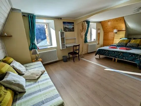 Premium Üç Kişilik Oda, Özel Banyo, Dağ Manzaralı (Chambre Printemps )