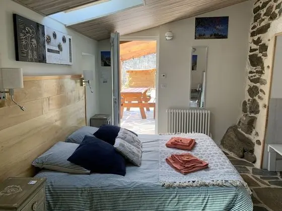 Traditional Tek Büyük Yataklı Oda, Özel Banyo, Zemin Kat (Chambre Automne )