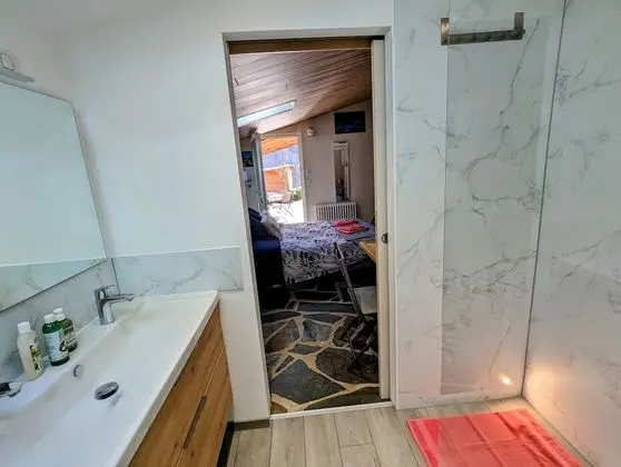 Traditional Tek Büyük Yataklı Oda, Özel Banyo, Zemin Kat (Chambre Automne )