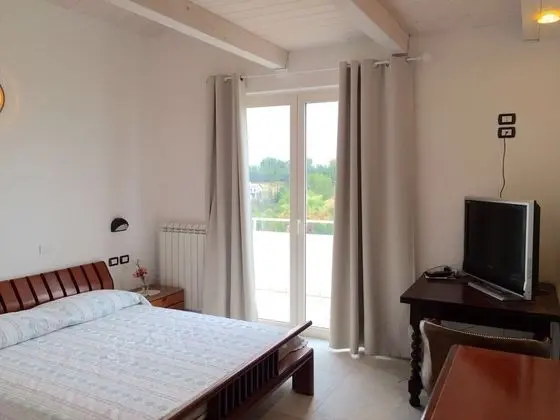 Standard Tek Büyük Yataklı Oda