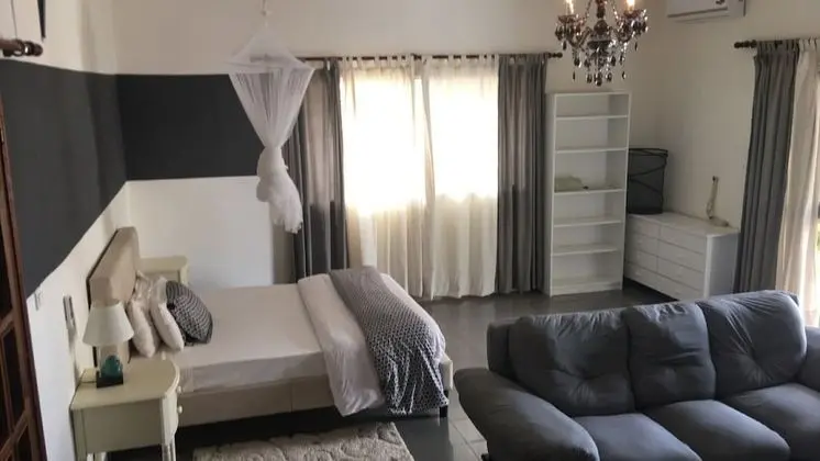 Junior Oda, Havuz Manzaralı