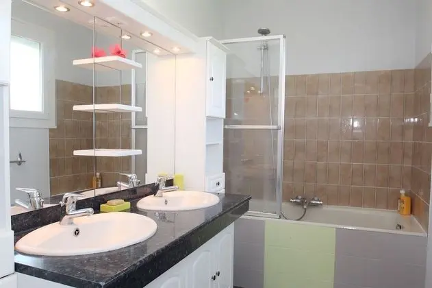 Tek Büyük Yataklı Oda, 1 Büyük (Queen) Boy Yatak, Avlu Manzaralı