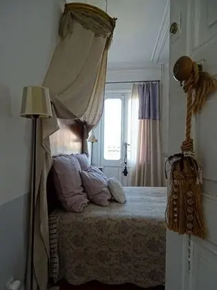 Romantic Tek Büyük Yataklı Oda (La Bourgeoise)