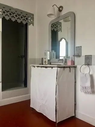 Romantic Tek Büyük Yataklı Oda (La Bourgeoise)
