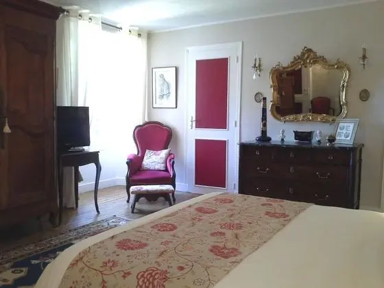 Tek Büyük Yataklı Oda (Rouge)