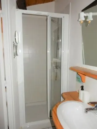 City Üç Kişilik Oda, Banyolu/Duşlu, Şehir Manzaralı