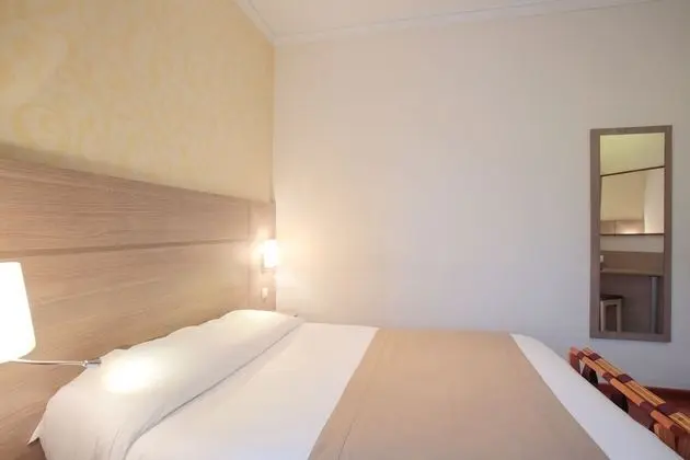 Classic Tek Büyük Yataklı Oda